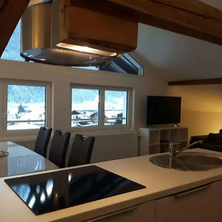 Peek Apartment *