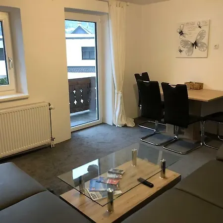 Peek Apartment *